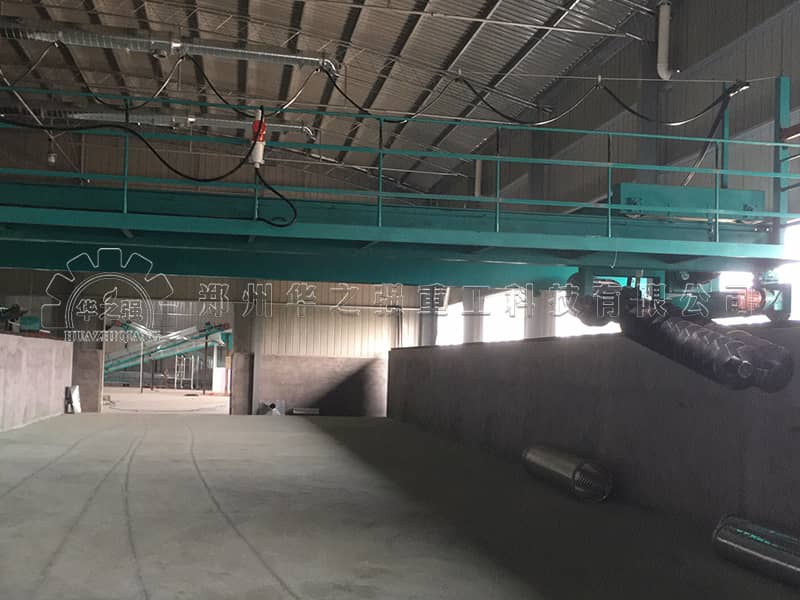雙螺旋翻拋機(jī)如何將市政污泥“變廢為寶”？深層翻拋實(shí)現(xiàn)快速腐熟